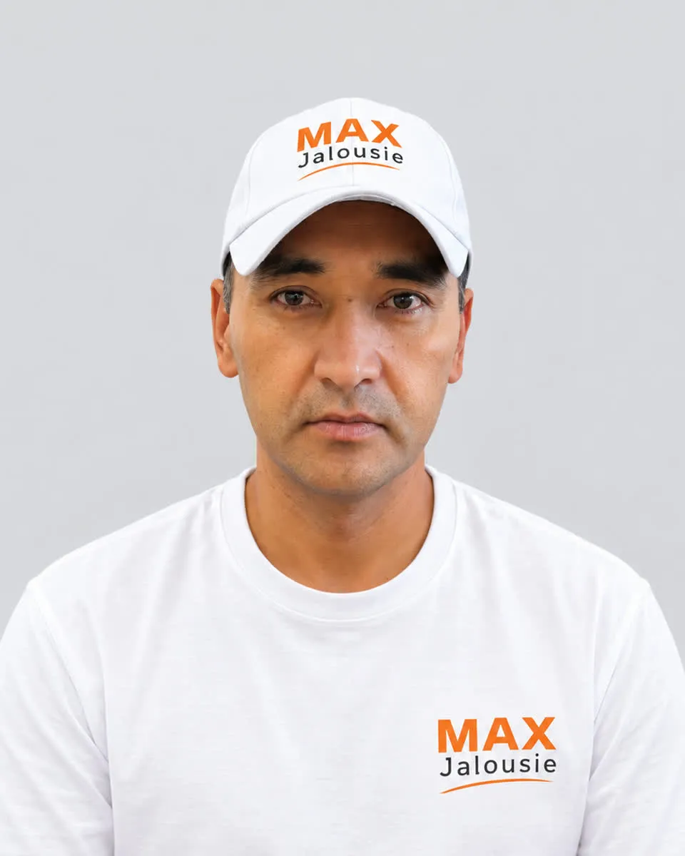 Ержан, установщик Max-Jalousie