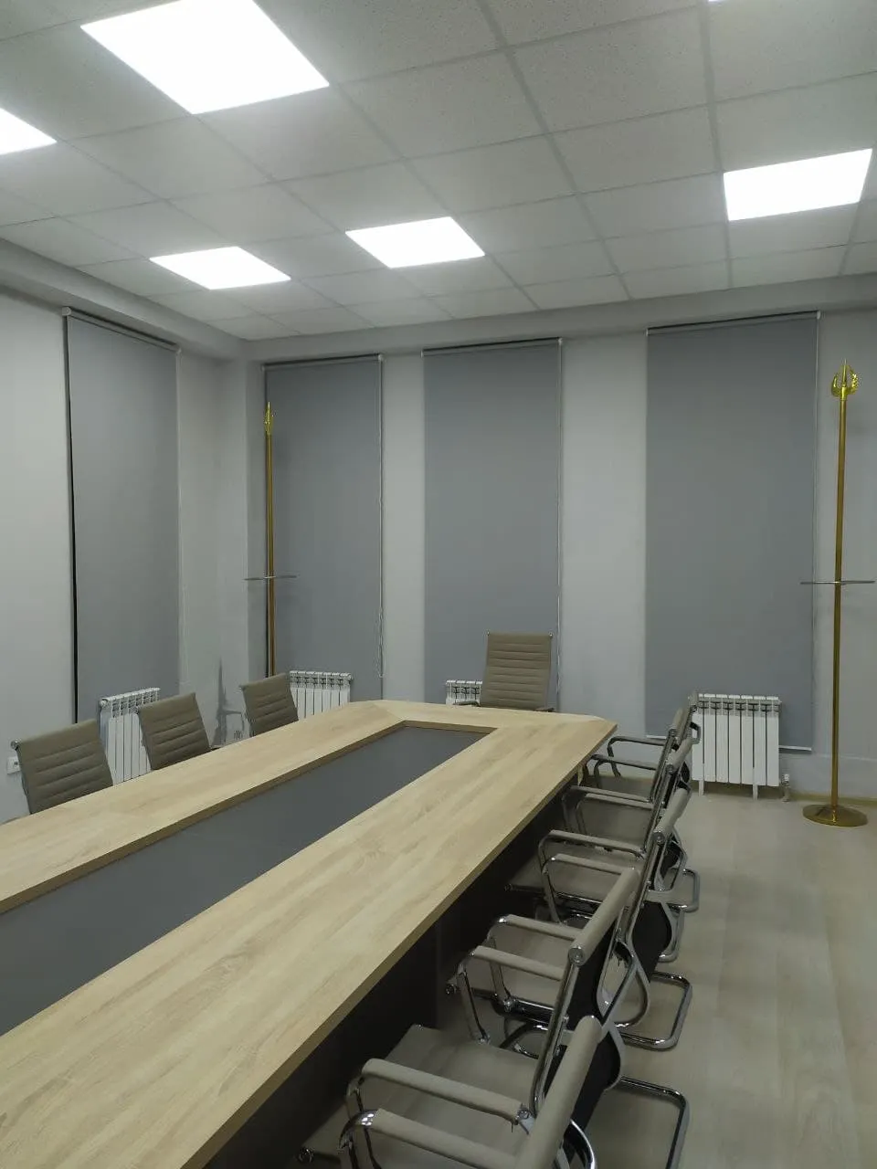 Рулонные шторы Max-Jalousie на объекте в Алматы